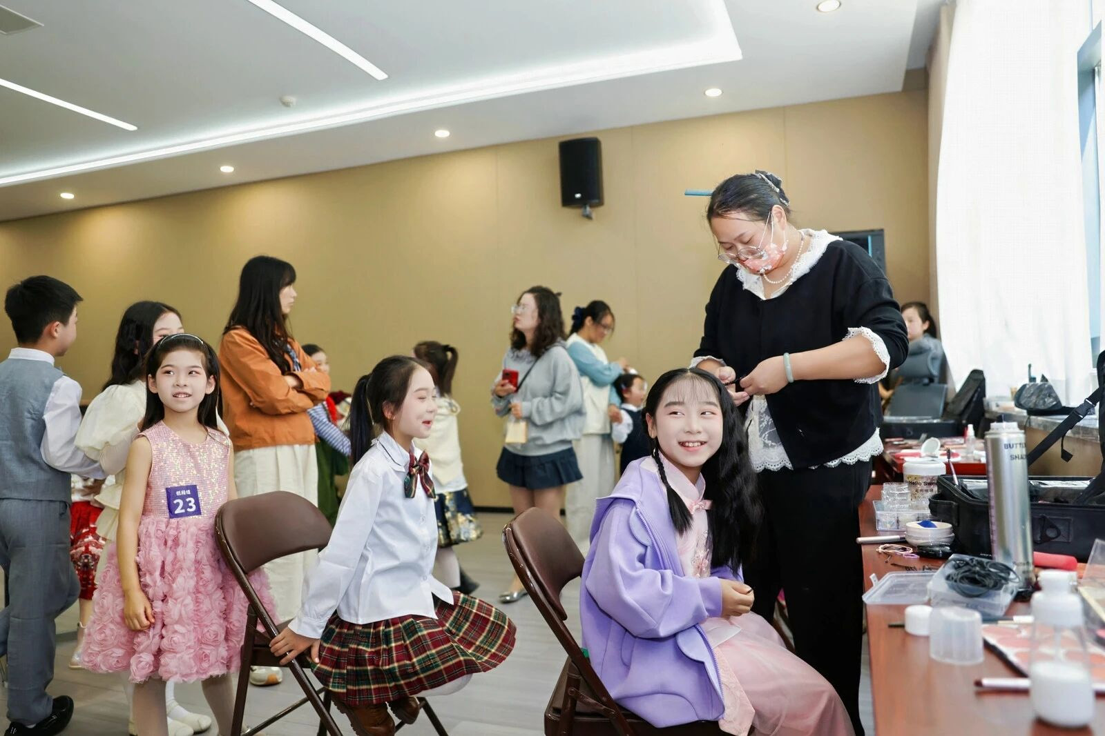 選手們?cè)谧龌瘖y準(zhǔn)備